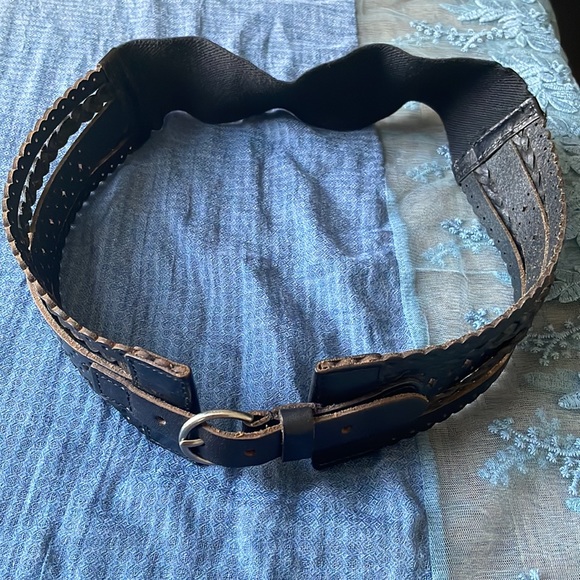 Black Beauty: Belt it up! - Picture 3 of 3